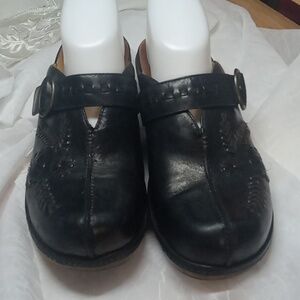 Structured  by clarks black leather embroidered clogs size 9.5 Y2k